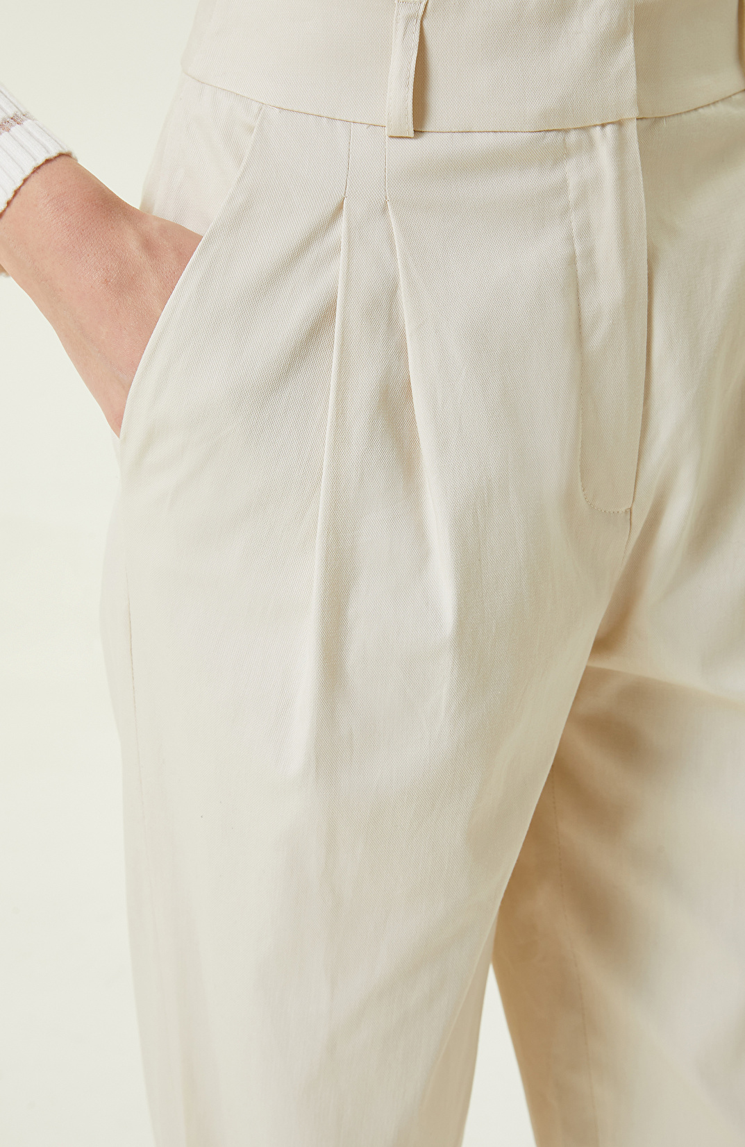 Taş Rengi Pilili Pantolon