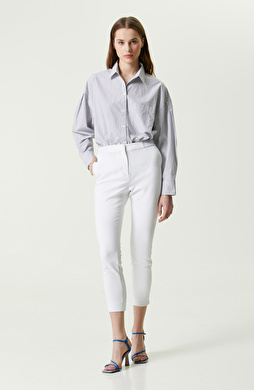 Beyaz Beli Lastikli Dar Paça Pantolon