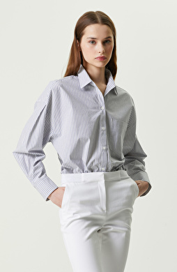 Beyaz Lacivert Çizgili Crop Gömlek