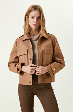 Bej Omuzda Apoletli Mont