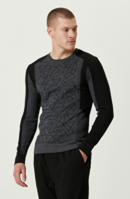 Nakışlı Siyah Triko Kazak