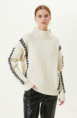 Ekru Dik Yaka Triko Kazak