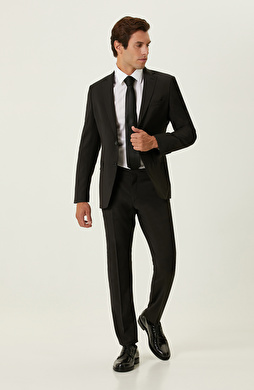 Siyah Mono Yaka Takım Elbise