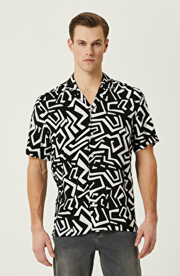 Siyah Beyaz Desenli Gömlek