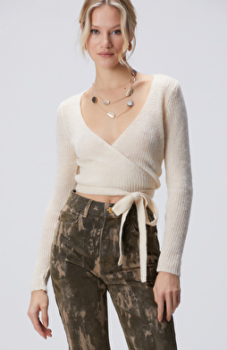 Kırık Beyaz Kazak Kırık Beyaz Kazak