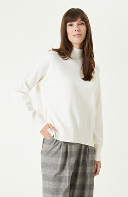 Kırık Beyaz Düğme Detaylı Balıkçı Yaka Basıc Triko Kazak