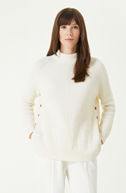 Kırık Beyaz Yün Karışımlı Düğme Detaylı  Triko Kazak Kırık Beyaz Yün Karışımlı Düğme Detaylı  Triko Kazak