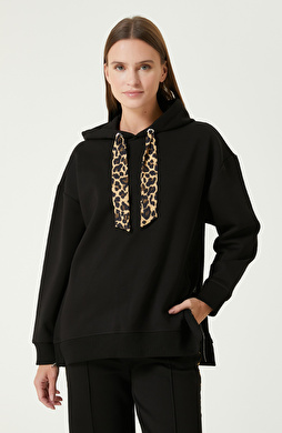 Siyah Leopar Fularlı Sweatshırt