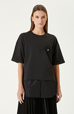 Siyah Çiçek Aplike Detaylı Tshirt