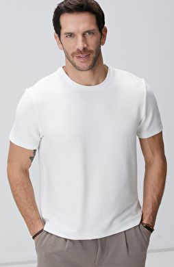 Kırık Beyaz T-shirt Kırık Beyaz T-shirt