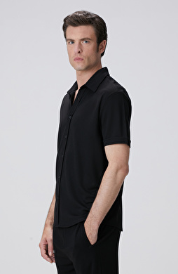 Siyah Gömlek Siyah Gömlek