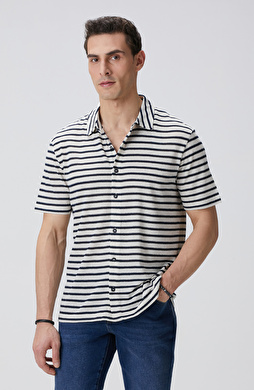 Kırık Beyaz Çizgi Desenli Gömlek