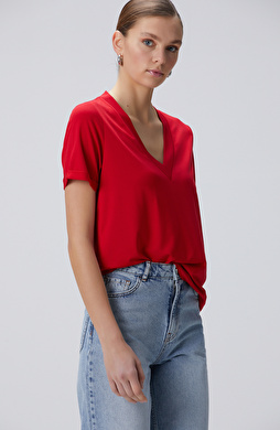 Kırmızı Tshirt Kırmızı Tshirt