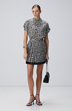 Kırık Beyaz Siyah Desenli Mini Etek