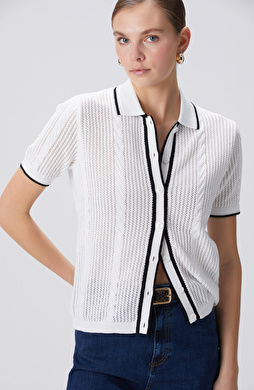 Beyaz Delikli Örgü Triko Gömlek