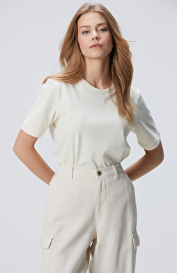 Bej T-shirt Bej T-shirt