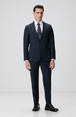 Lacivert Çizgi Desenli Yün Karışımlı Takım Elbise Lacivert Çizgi Desenli Yün Karışımlı Takım Elbise