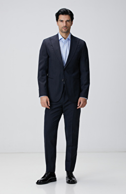 Siyah Çizgili Yün Takım Elbise Siyah Çizgili Yün Takım Elbise