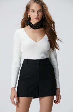 Kırık Beyaz V Yaka Basic Kazak