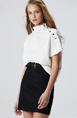 Kırık Beyaz Çıtçıt Detaylı T-shirt