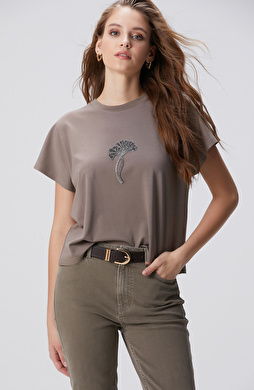 Vizon Çiçek Taş İşlemeli T-shirt Vizon Çiçek Taş İşlemeli T-shirt