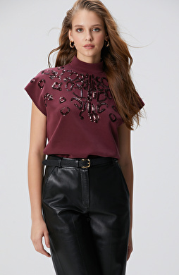 Bordo Payet İşlemeli T-shirt