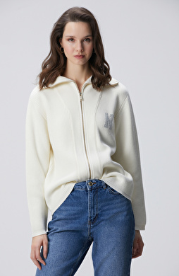 Kırık Beyaz N Taş İşlemeli Hırka