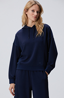 Lacivert Kapüşonlu Sweatshirt Lacivert Kapüşonlu Sweatshirt