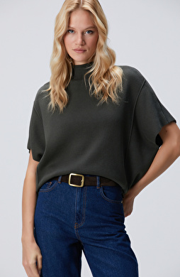 Haki Dik Yaka Kısa Kollu Nervür Detaylı Kazak