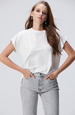 Kırık Beyaz Basic T-shirt Kırık Beyaz Basic T-shirt