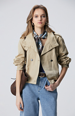 Taş Yakası Kemerli Mont