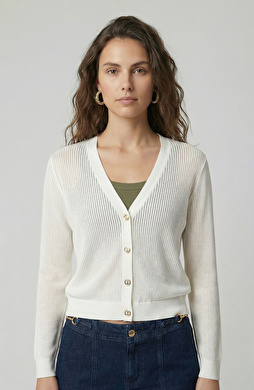 Beyaz V Yaka Düğme Kapama