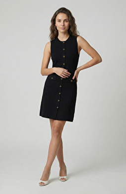 Siyah Kolsuz Düğme Detaylı Elbise
