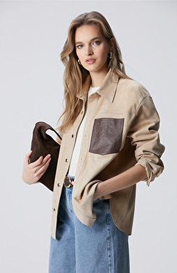 Bej Cep Detaylı Süet Gömlek