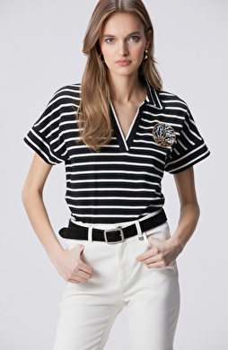 Siyah Kırık Beyaz Aksesuar Detaylı T-shirt