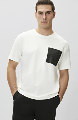 Comfort Fit Beyaz Göğüs Cep Detaylı Sweatshirt