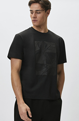 Siyah Enjeksiyon Baskılı T-shirt