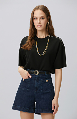 Black Collar Chain Detailed T-shirt
