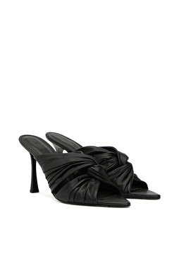 Siyah Düğüm Detaylı Kadın Deri Sandalet