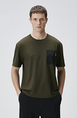 Comfort Fit Haki Göğüs Cep Detaylı T-shirt