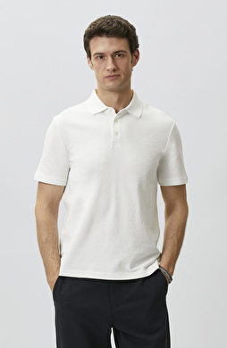 Kırık Beyaz Jakarlı Polo Yaka T-shirt