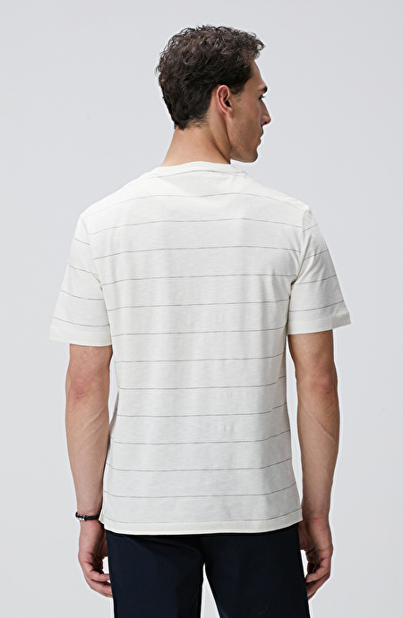 Kırık Beyaz T-shirt_4