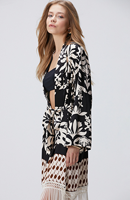 Siyah Püsküllü Desenli Kaftan_3