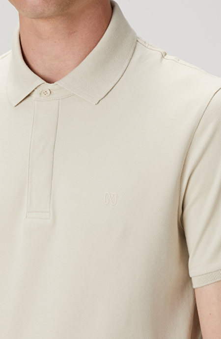 Bej Polo Yaka Gizli Patlı Desenli T-shirt_5