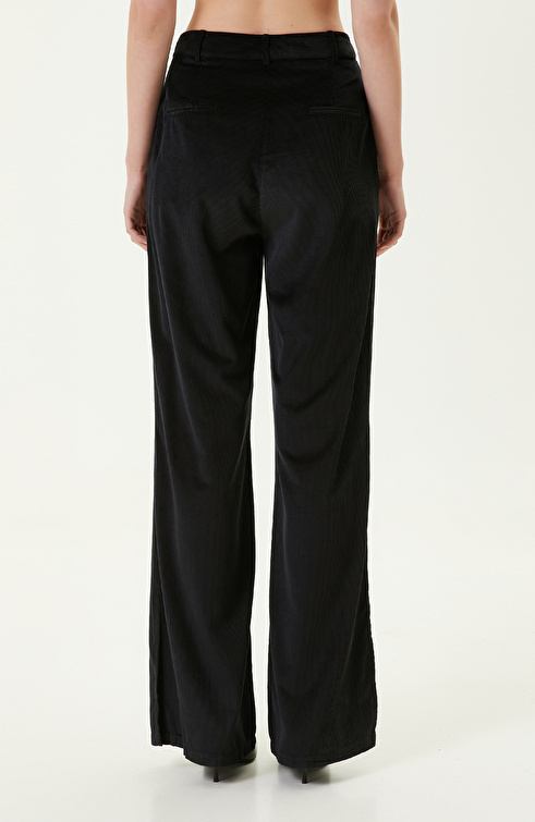 Siyah Bol Paça Pantolon