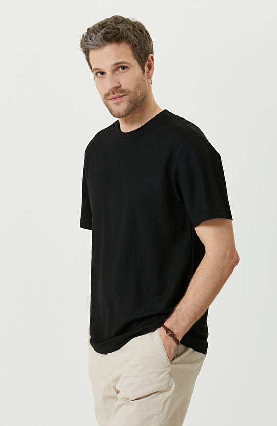 Siyah Kısa Kollu Bisiklet Yaka T-Shirt