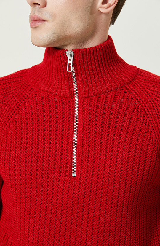 Dik Yaka Kırmızı Kazak