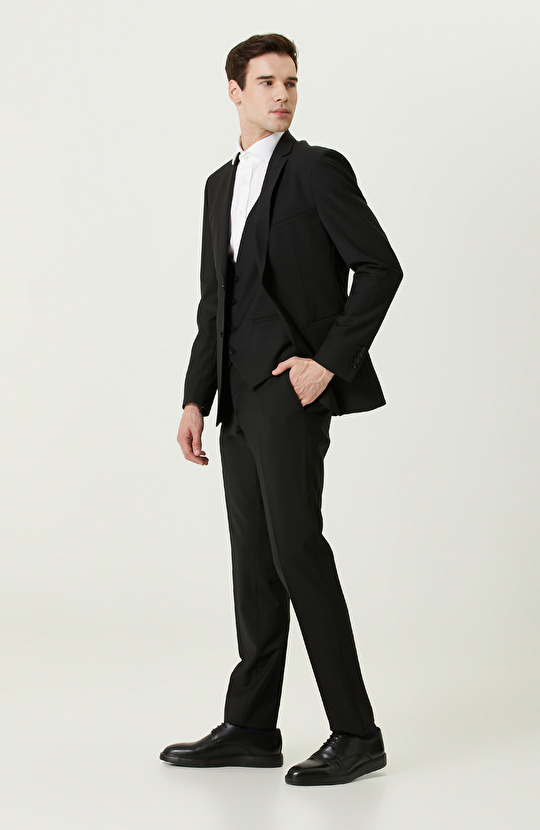 Siyah Yün Yelekli Takım Elbise