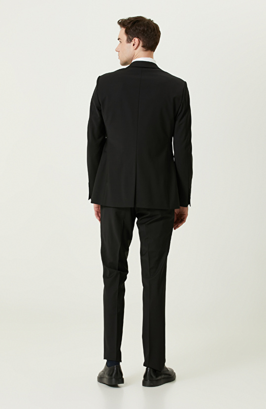 Siyah Yün Yelekli Takım Elbise