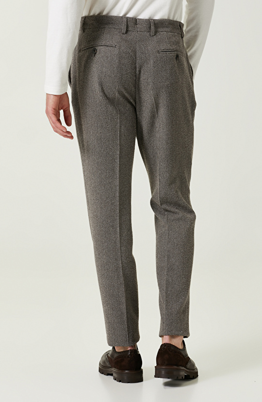 Düz Paça Çizgili Bej Pantolon